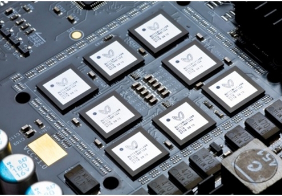 How does reconfigurable technology break functional boundaries